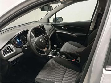 Car image 12