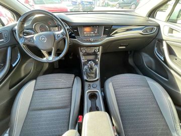 Car image 15