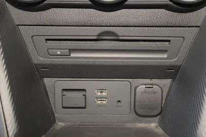Car image 24