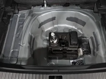 Car image 31