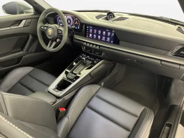 Car image 26