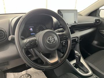 Car image 11