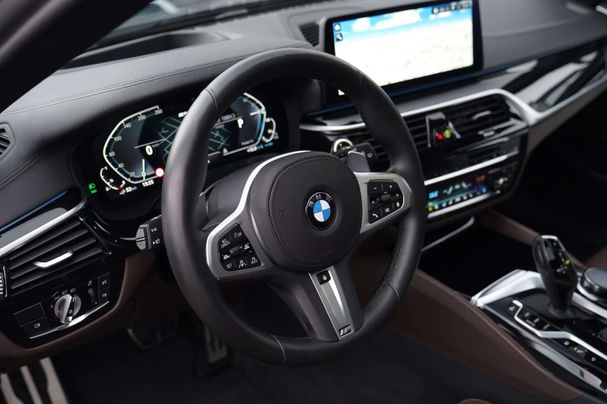 BMW 530i Touring xDrive 185 kW image number 46