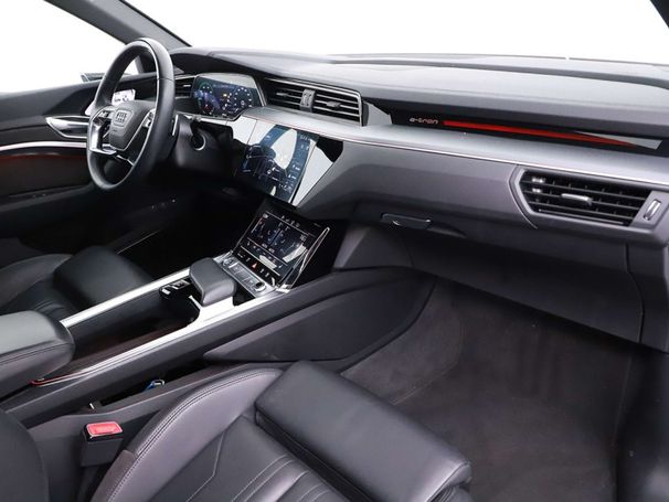 Audi e-tron 55 quattro Advanced 300 kW image number 30