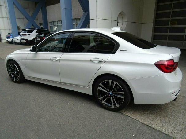 BMW 330 e iPerformance M Sport 185 kW image number 13