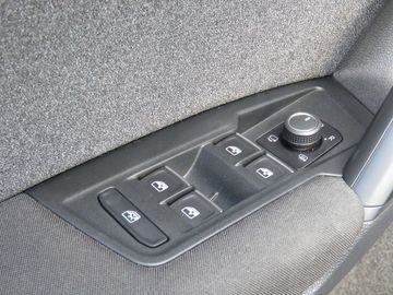 Car image 33