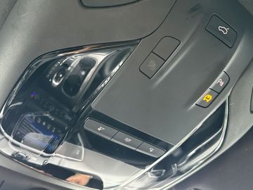 Car image 33