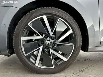 Car image 33