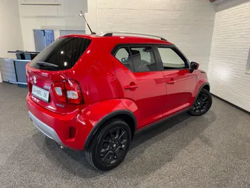 Car image 4