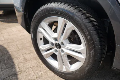 Car image 33