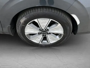 Car image 33