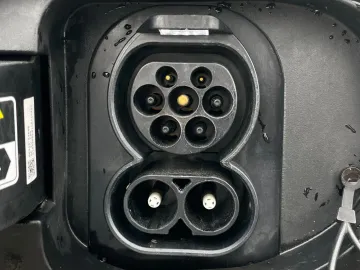 Car image 28