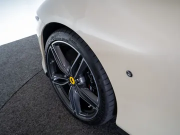 Car image 40