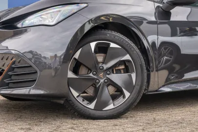 Car image 43