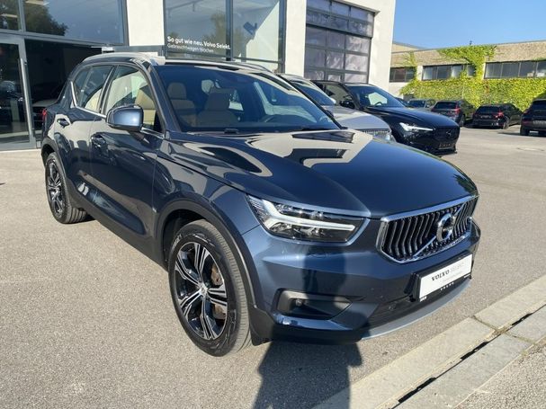 Volvo XC40 Recharge Plug-in Hybrid T4 Inscription 155 kW image number 2