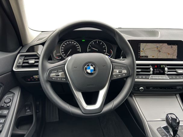 BMW 320i Advantage 135 kW image number 7