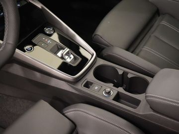 Car image 37