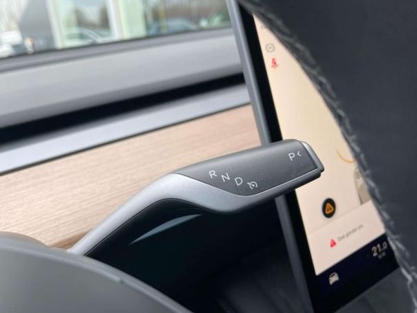 Tesla Model 3 254 kW image number 18