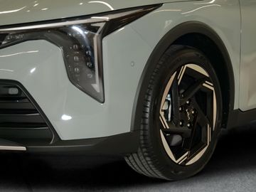 Car image 9