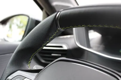 Car image 33
