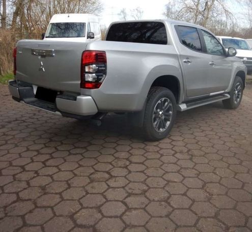 Mitsubishi L200 Double Cab 110 kW image number 8