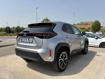 Car image 5