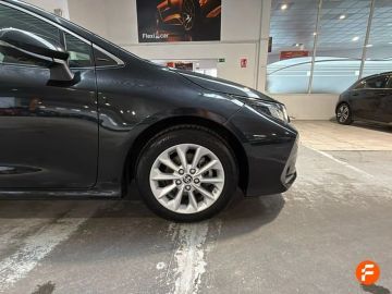 Car image 28