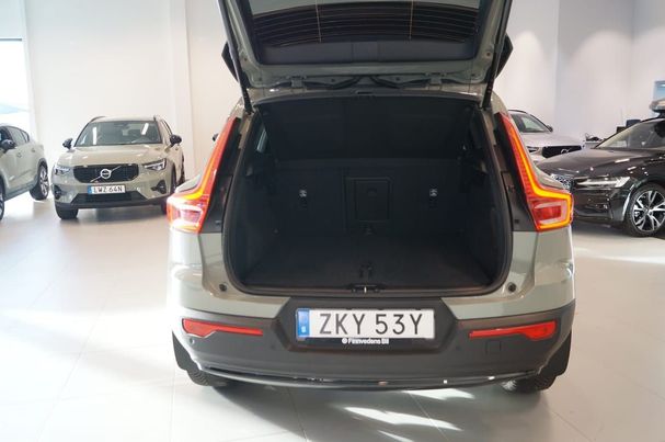 Volvo XC40 B3 Plus Dark 120 kW image number 5