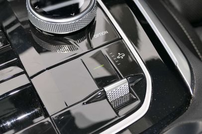 Car image 36