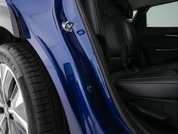 Car image 40