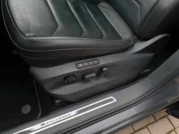 Car image 35