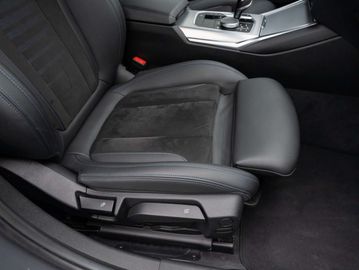 Car image 37