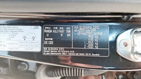 Car image 26