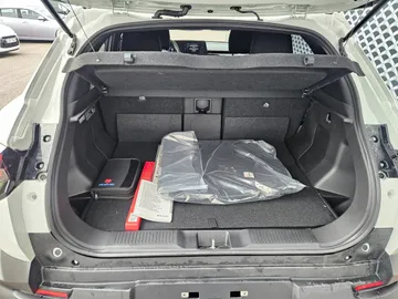 Car image 27