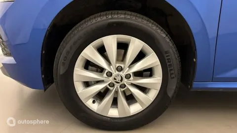 Car image 20