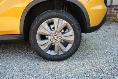 Car image 36