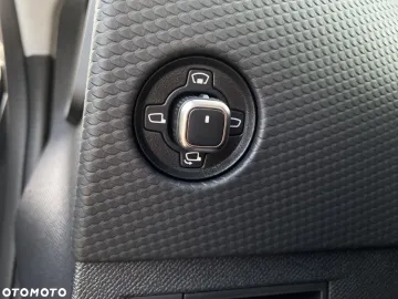Car image 40