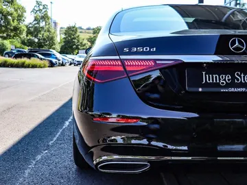 Car image 29