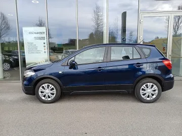 Car image 4