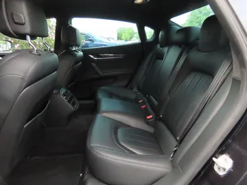 Car image 30