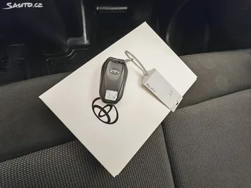 Car image 32