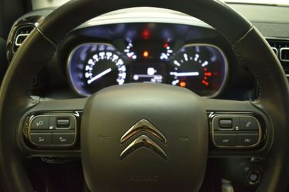 Car image 24