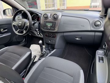 Car image 10