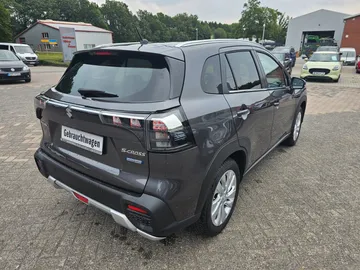 Car image 5