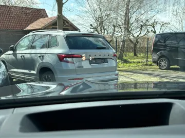 Car image 34