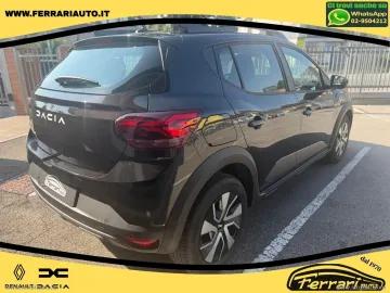 Car image 4