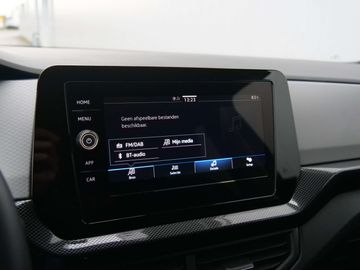 Car image 36