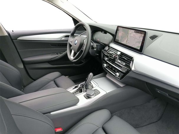 BMW 520d Touring 140 kW image number 8