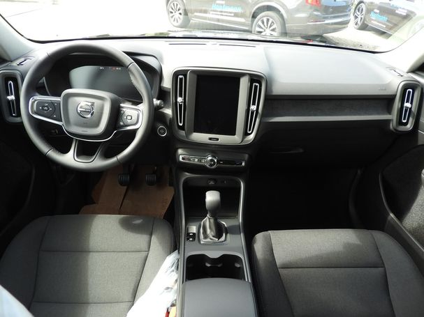 Volvo XC40 T2 95 kW image number 11