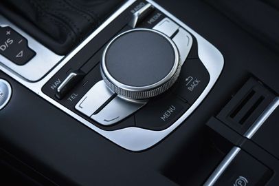 Car image 24